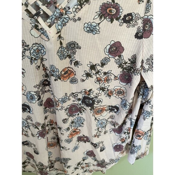 Cloud Chaser Women's Long Sleeve Top Pink Floral Pattern Size Medium - Picture 3 of 5